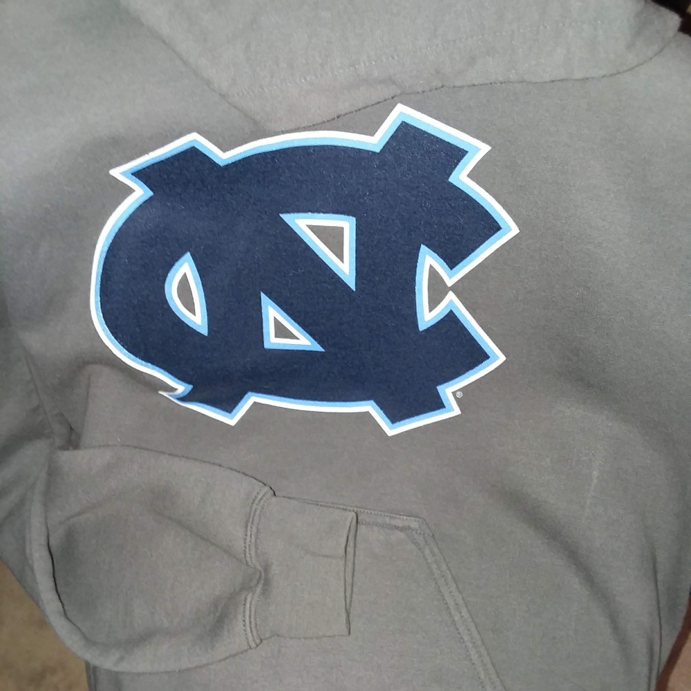 NCAA University of North Carolina pullover